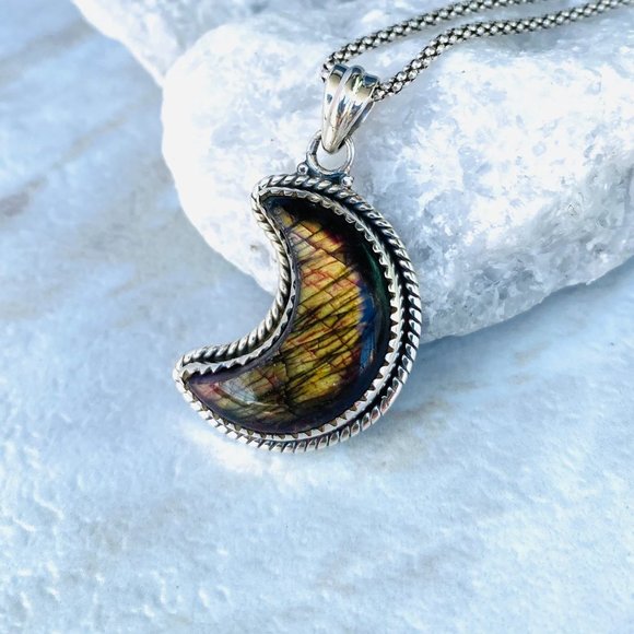 925 Sterling Silver CRESCENT MOON Natural Labradorite Crystal Pendant Necklace - Picture 3 of 9